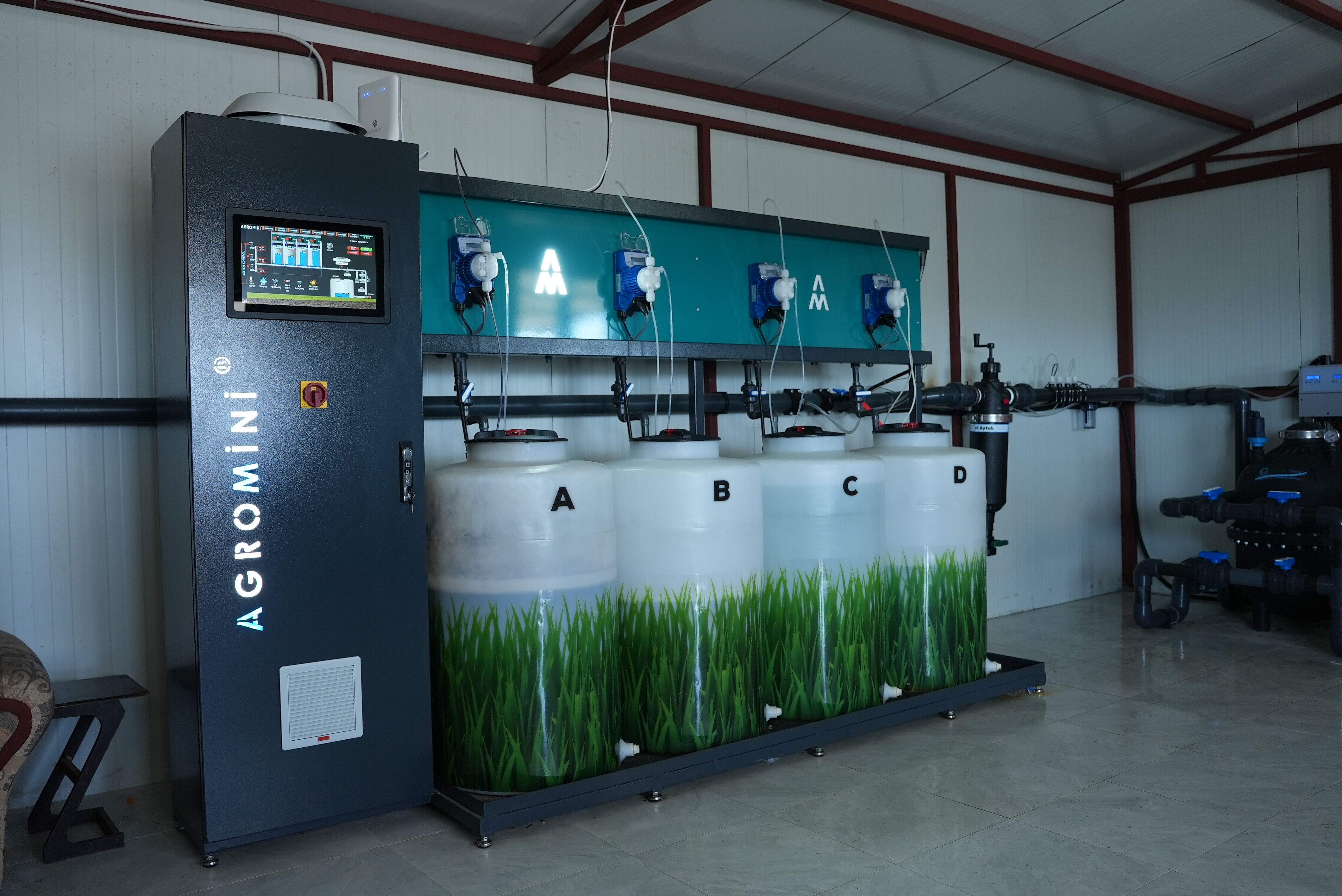 Atıl araziler böyle ekilir! Tarımda kuraklığa karşı Türk sistemi Atıl araziler böyle ekilir! Tarımda kuraklığa karşı Türk sistemi - 1. Resim