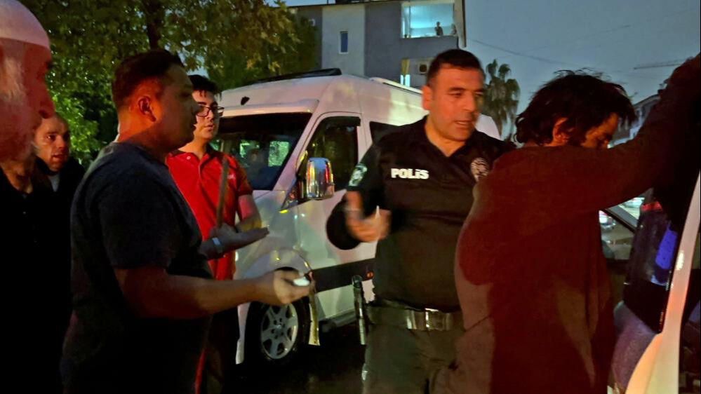 Camide dehşet saçtı! Müezzin ve cemaat çileden çıktı - 2. Resim