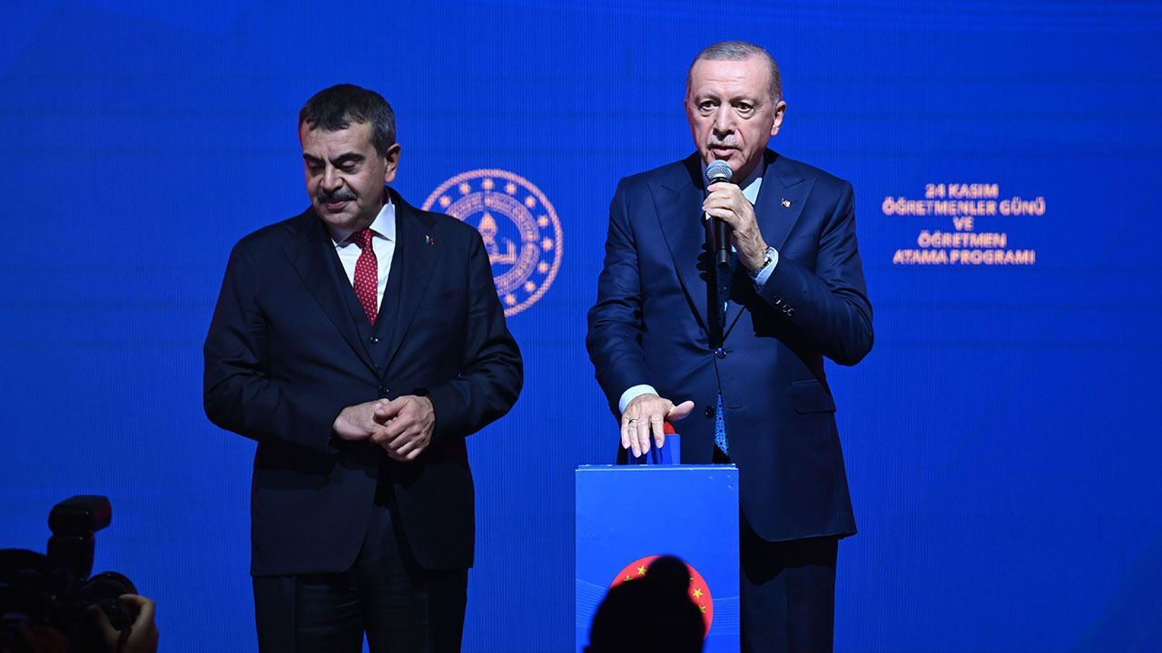 Erdoğan 'ya Allah, bismillah' diyerek düğmeye bastı! 20 bin öğretmen ataması için kura çekimi başladı - 6. Resim