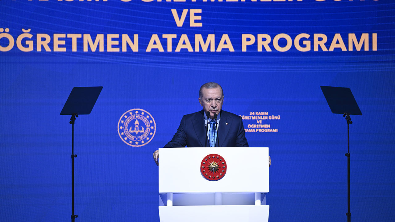 Erdoğan 'ya Allah, bismillah' diyerek düğmeye bastı! 20 bin öğretmen ataması için kura çekimi başladı - 5. Resim