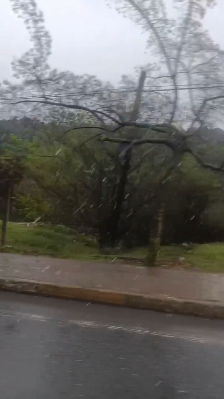 İstanbul'da kar başladı! Karadeniz'den girdi, Anadolu'ya beyaz örtüyü serdi İstanbul'da kar başladı! Karadeniz'den girdi, Anadolu'ya beyaz örtüyü serdi - 3. Resim