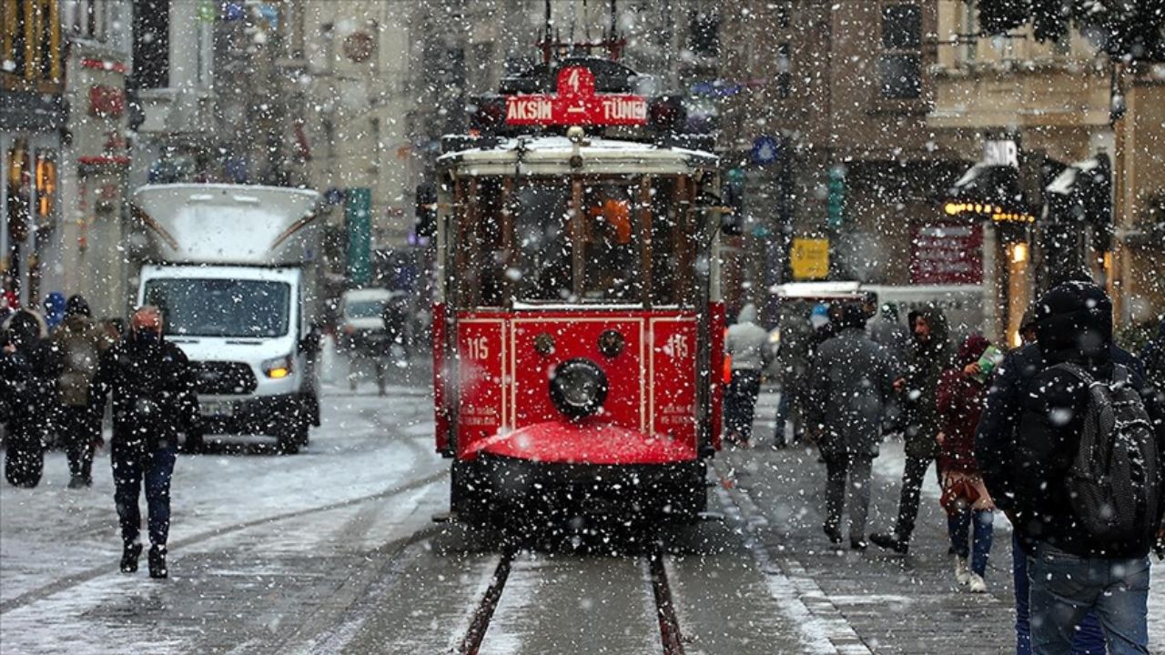 Meteoroloji İstanbul dahil birçok ili uyardı! Saat verildi, kuvvetli sağanak  ve yoğun kar geliyor | Türkiye Gazetesi
