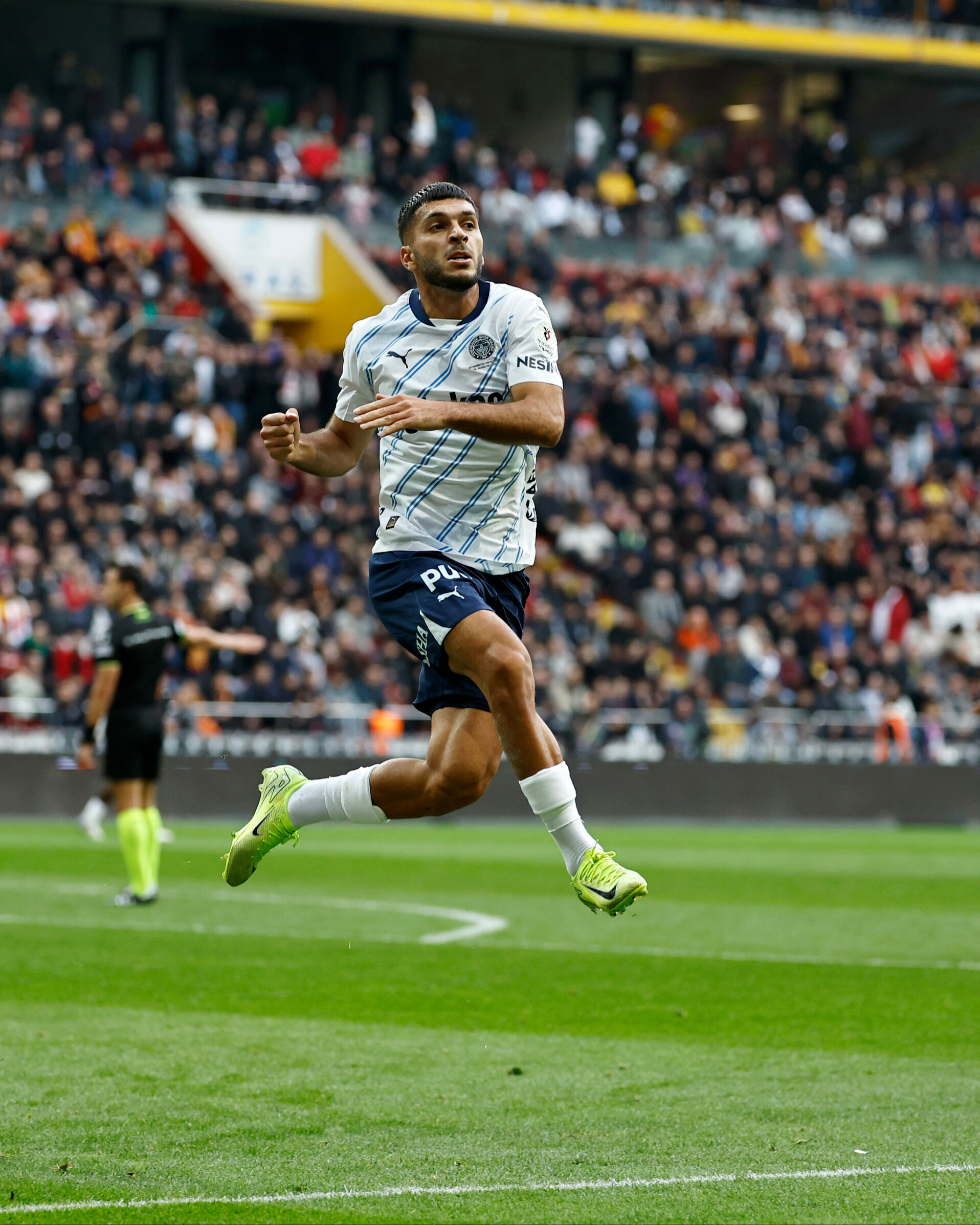 Kayserispor-Fenerbahçe maçı kaç kaç bitti, kimler kaç gol attı?  Kayserispor-Fenerbahçe maçı kaç kaç bitti, kimler kaç gol attı?  - 1. Resim