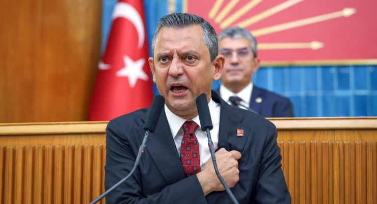 &Ouml;zg&uuml;r &Ouml;zel'den MEB'e h&uuml;k&uuml;mete a&ccedil;ık rest: Hodri meydan, hadi gelin kapatın bakalım - 2. Resim