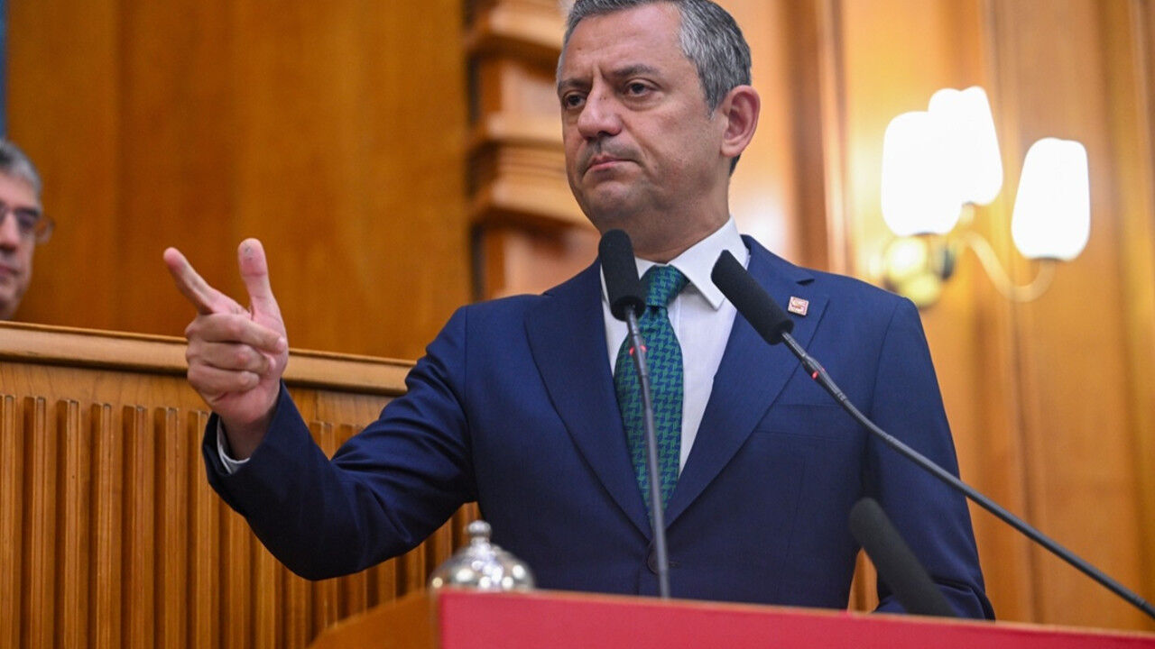 &Ouml;zg&uuml;r &Ouml;zel'den MEB'e h&uuml;k&uuml;mete a&ccedil;ık rest: Hodri meydan, hadi gelin kapatın bakalım - 4. Resim