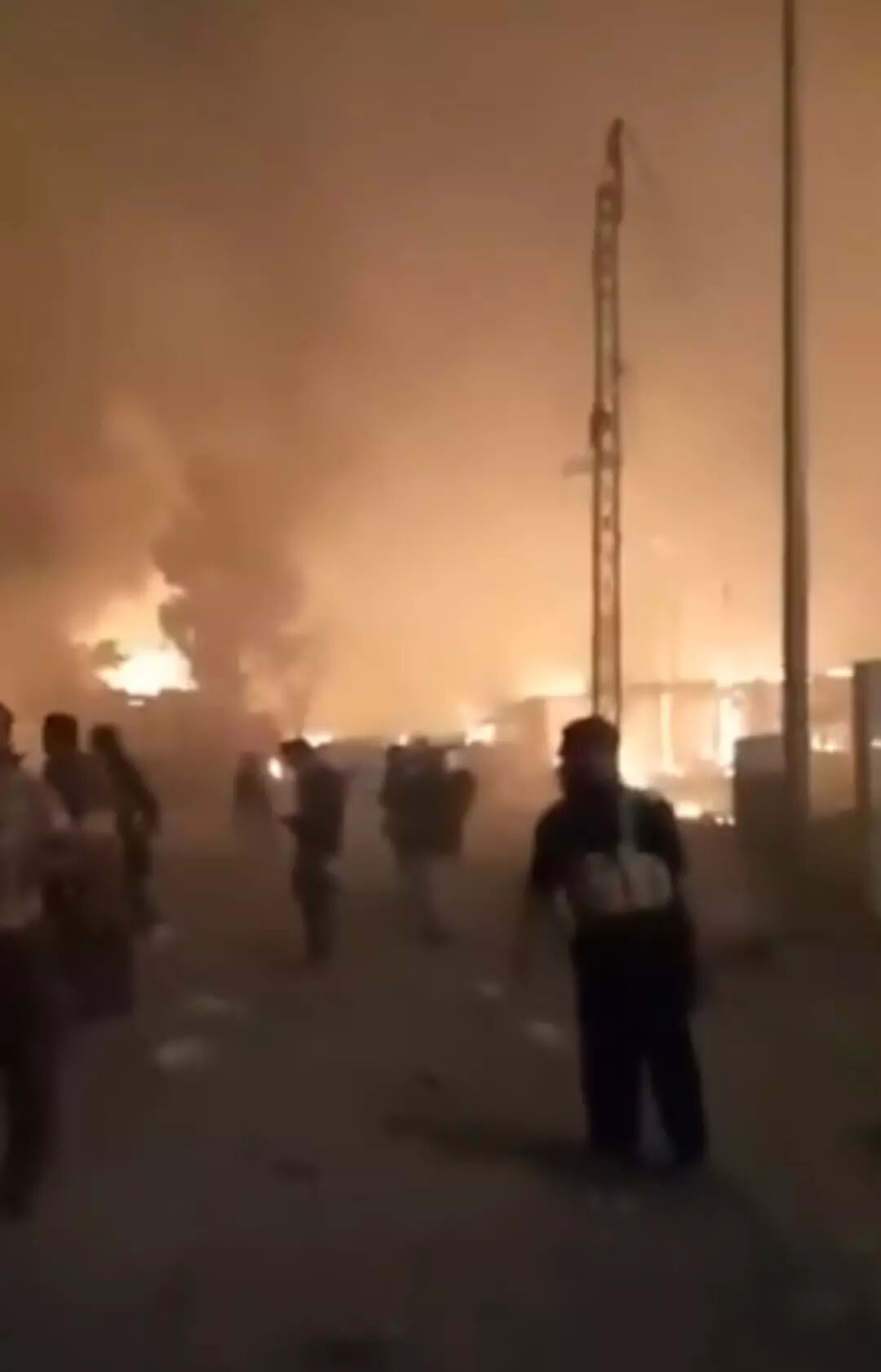 Pakistan'da yüzlerce ev ve dükkan ateşe verildi! Onlarca ölü ve yaralı var - 2. Resim