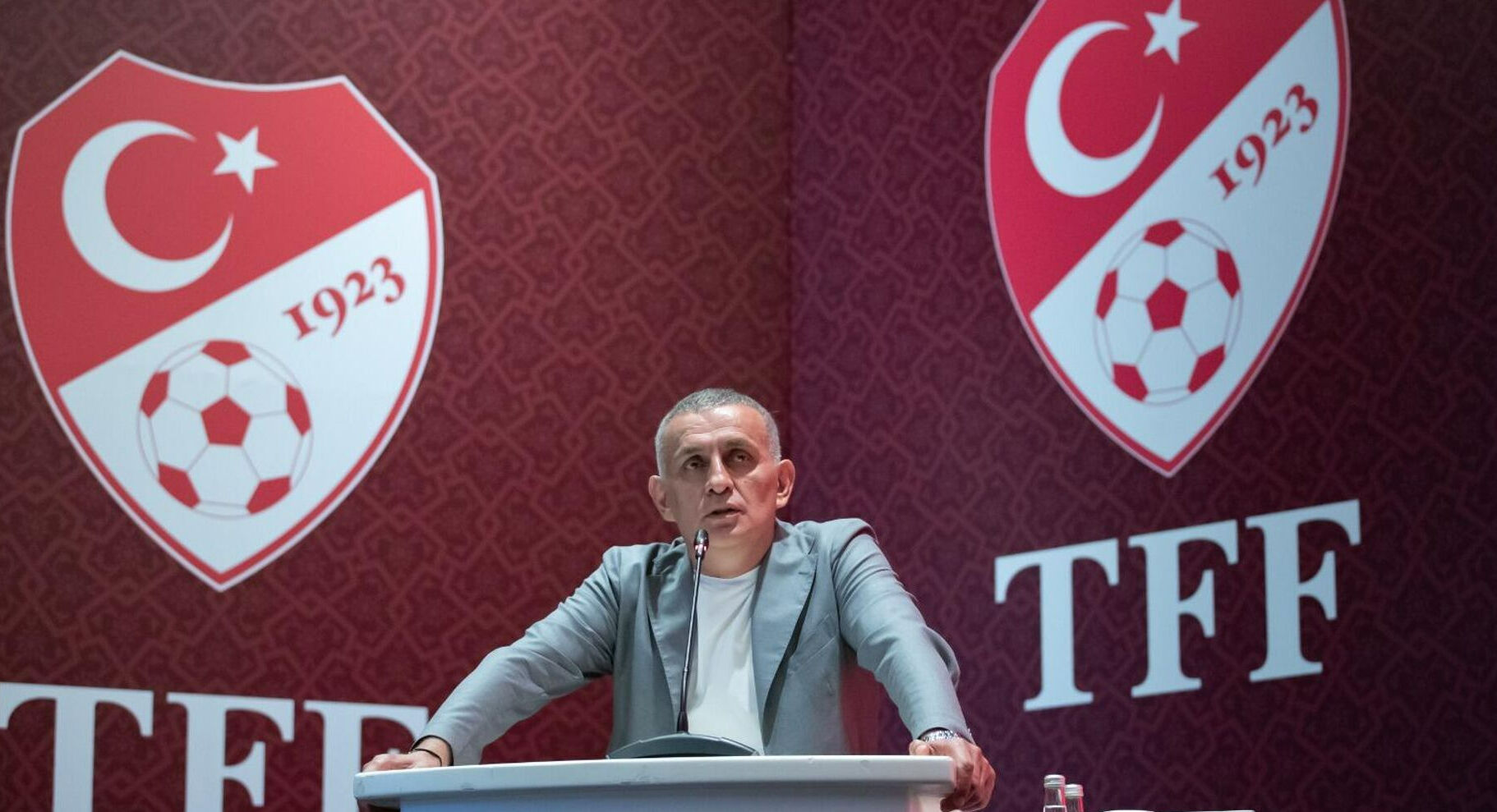 TFF Başkanı İbrahim Hacıosmanoğlu yabancı hakem konusuna son noktayı koydu! Kulüplerin beklentisi büyüktü... - 1. Resim