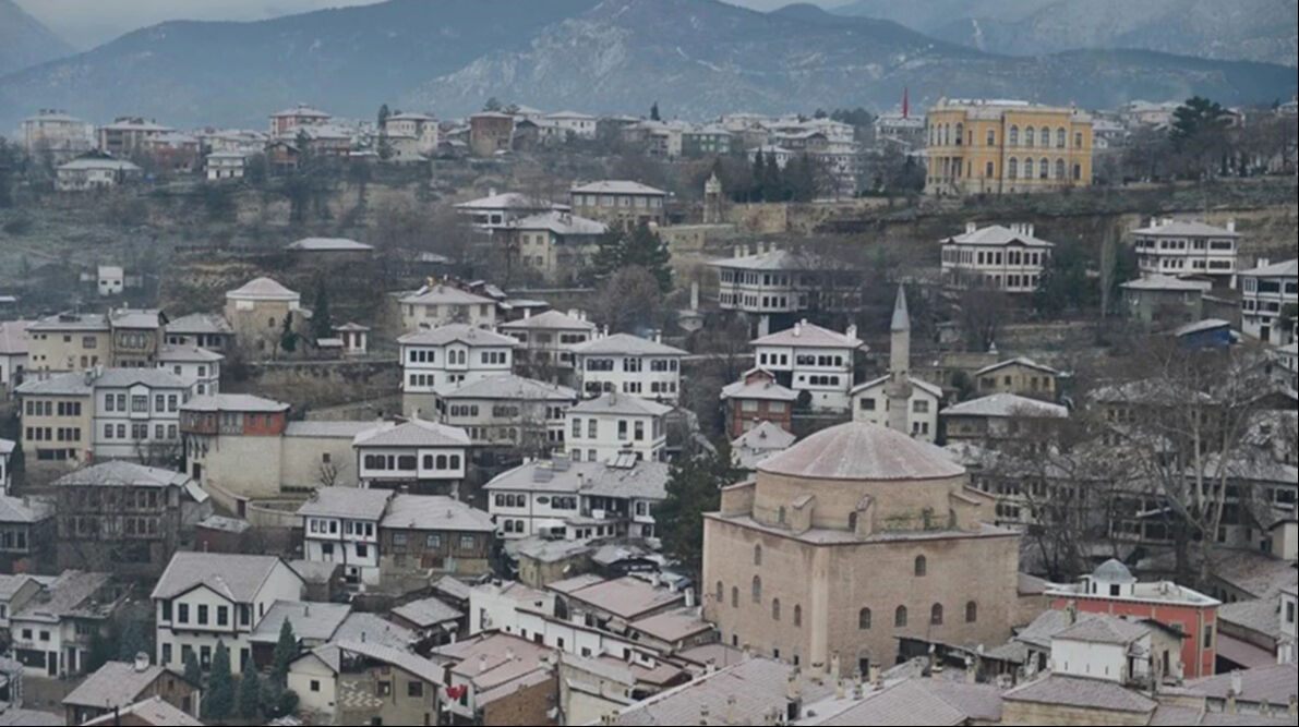 AFAD'dan kritik uyarı! Kar yolları kapadı, TEM'de çok sayı araç birbirine girdi AFAD'dan kritik uyarı! Kar yolları kapadı, Adana Büyükşehir Belediye Başkanı Zeydan Karalar yolda kaldı - 2. Resim