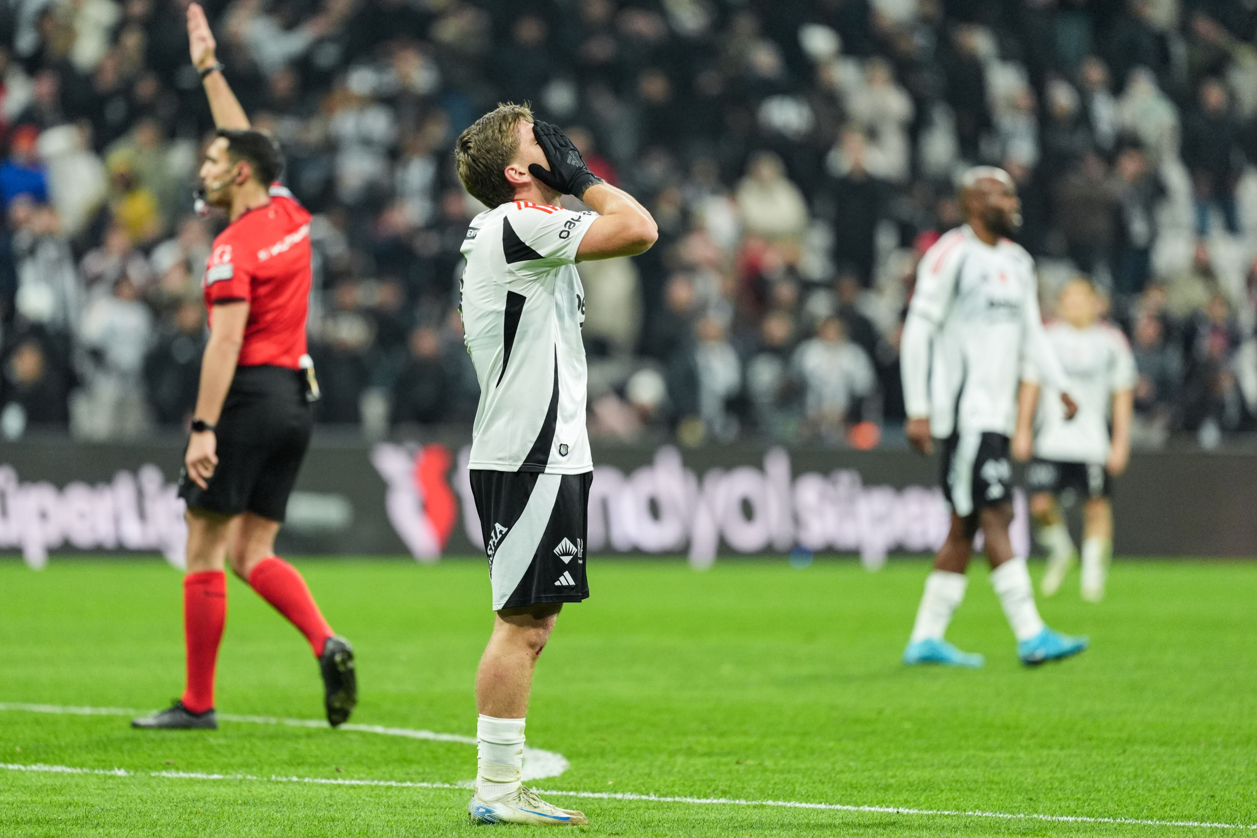 Beşiktaş, öne geçtiği karşılaşmada mağlup oldu! Dolmabahçe'de hüsran - 1. Resim