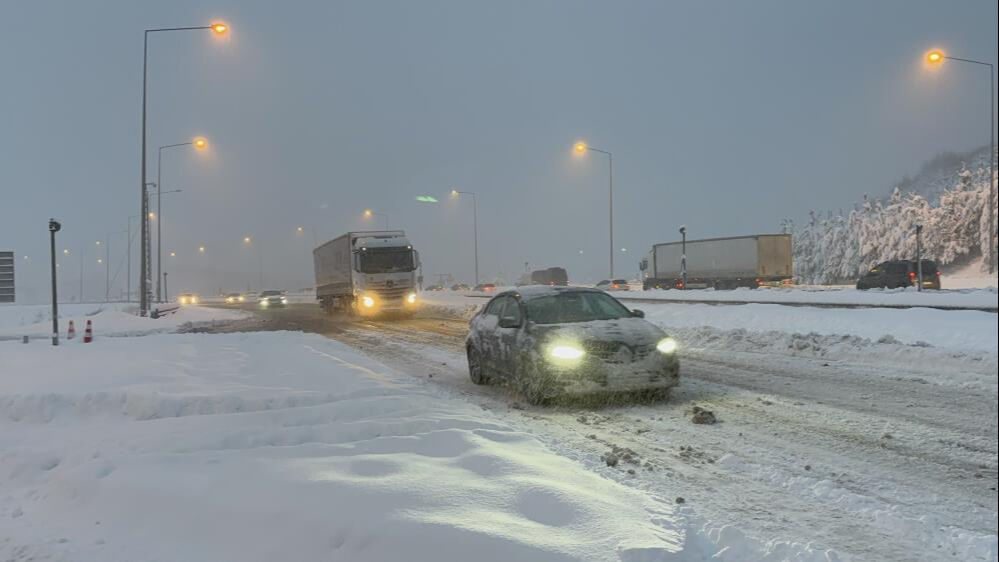 Bolu Dağı Tüneli'nde zincirleme kaza! Yol araçlar kaldırılınca ulaşıma açıldı - 4. Resim