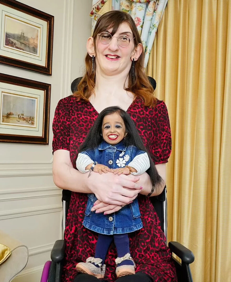 Dünyanın en kısa kadını Jyoti Amge ile buluştu! Dünyanın en uzun kadını Rumeysa Gelgi kimdir? - 6. Resim