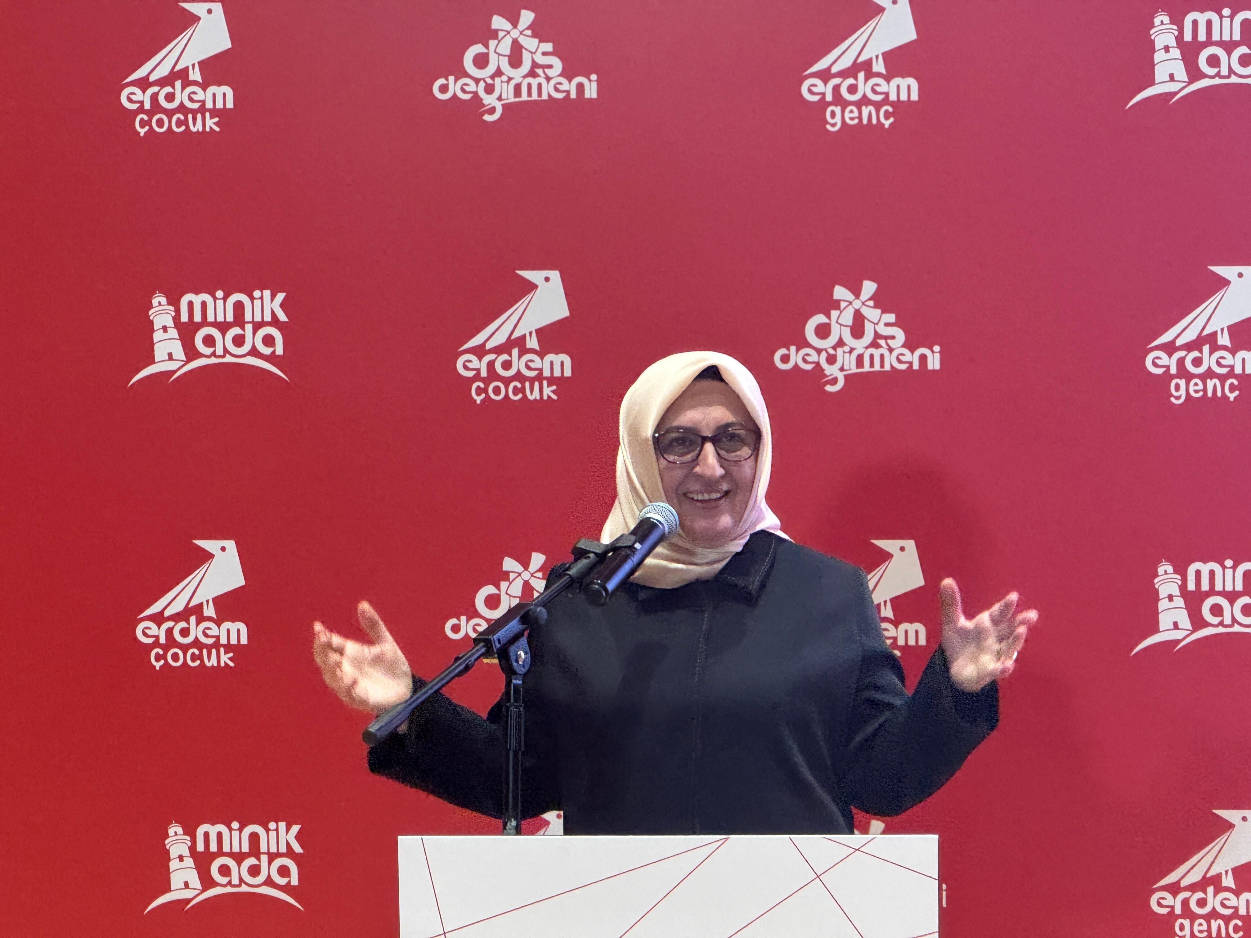 Erdem Yayınları 41 yaşında: 40'ncı yılda enerjimizi deprem bölgesindeki çocuklara ayırdık Erdem Yayınları 41'nci yılını Rami Kütüphanesi'nde kutladı: 40'ncı yılda enerjimizi deprem bölgesindeki çocuklara ayırdık - 1. Resim