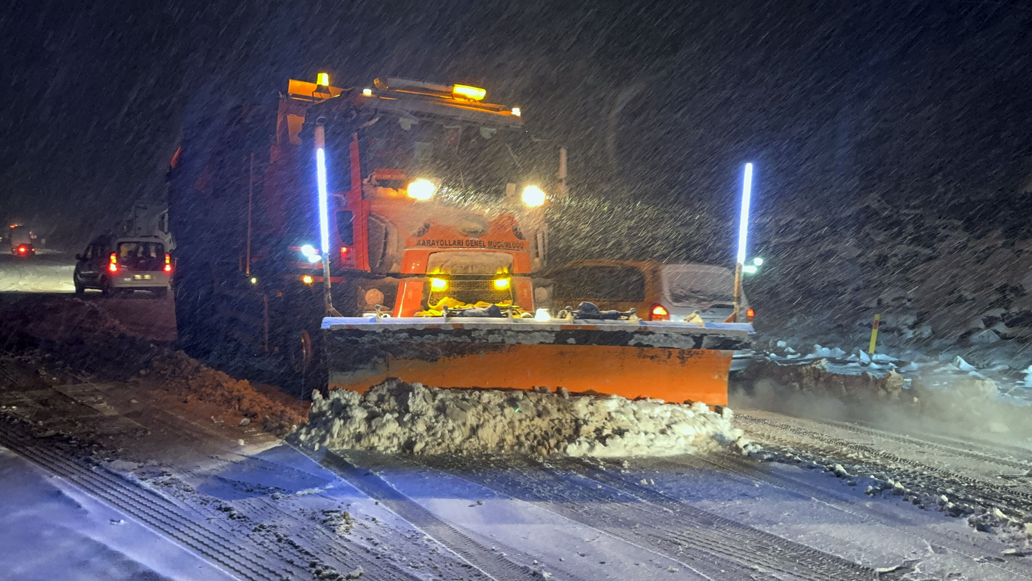 Ilgaz Dağı geçişinde ulaşıma kar engeli - 3. Resim