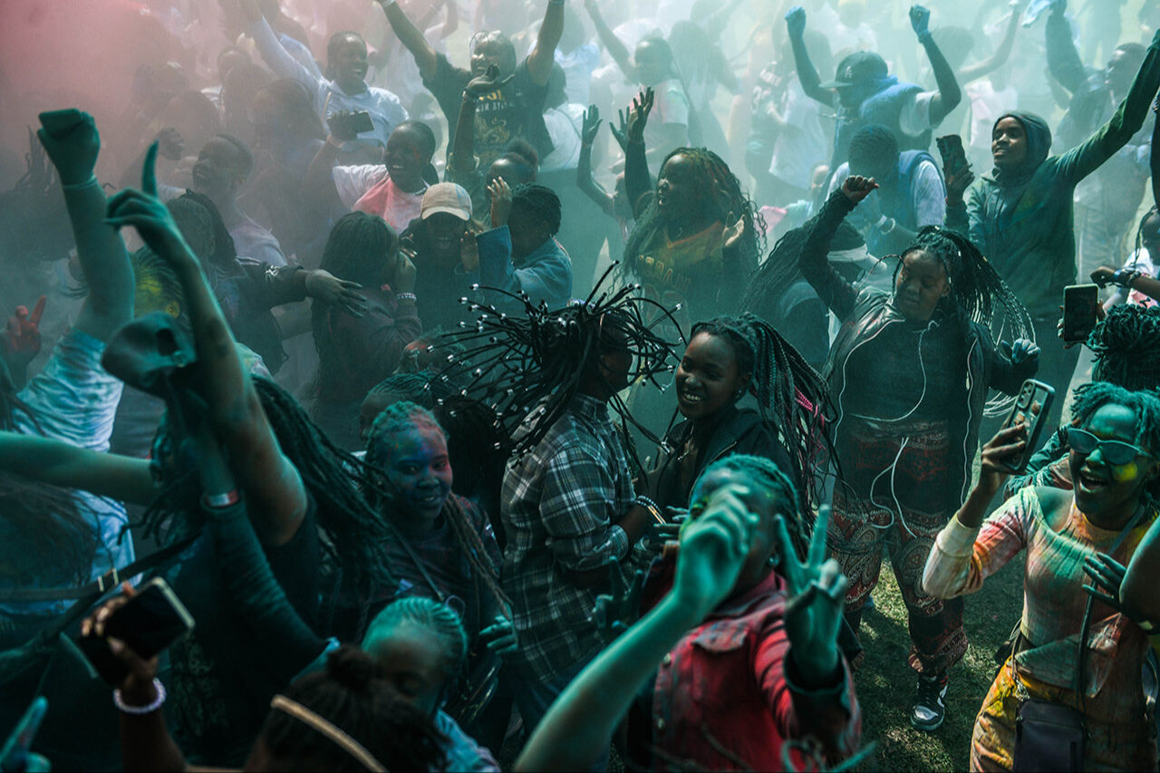 Görüntüler yürekleri sızlatmıştı! Kenya Renk Festivali sıkıntıları unutturdu Kenya Renk Festivali sıkıntıları unutturdu - 3. Resim