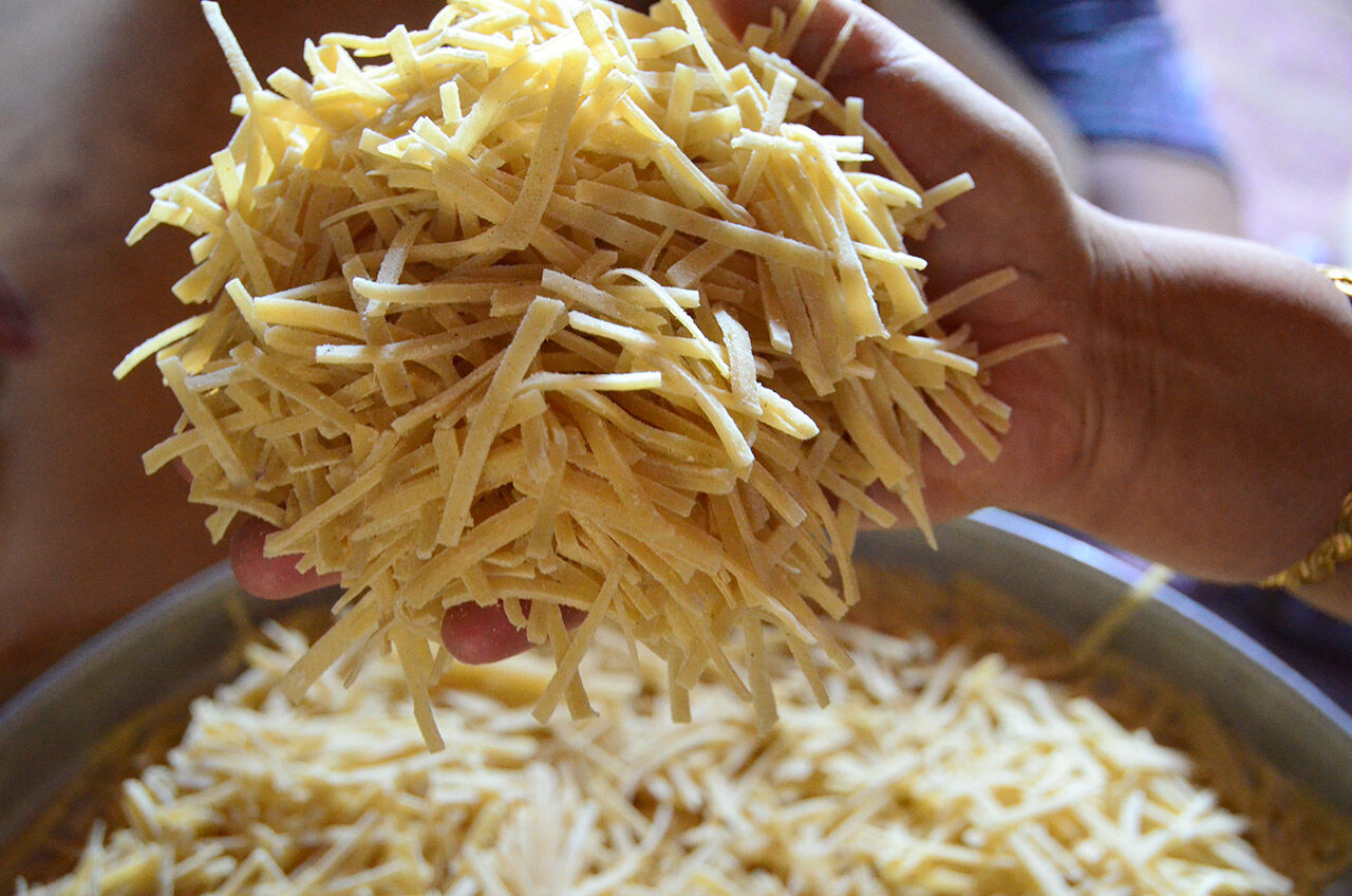 Kış aylarının vazgeçilmezleri... Eskiden her evde olurdu! Antalyalı kadınların imece usulüyle devam ettiriyor - 8. Resim