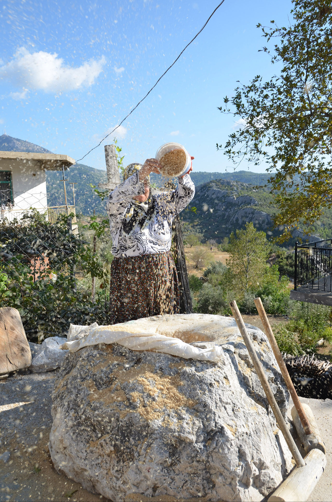 Kış aylarının vazgeçilmezleri... Eskiden her evde olurdu! Antalyalı kadınların imece usulüyle devam ettiriyor - 5. Resim