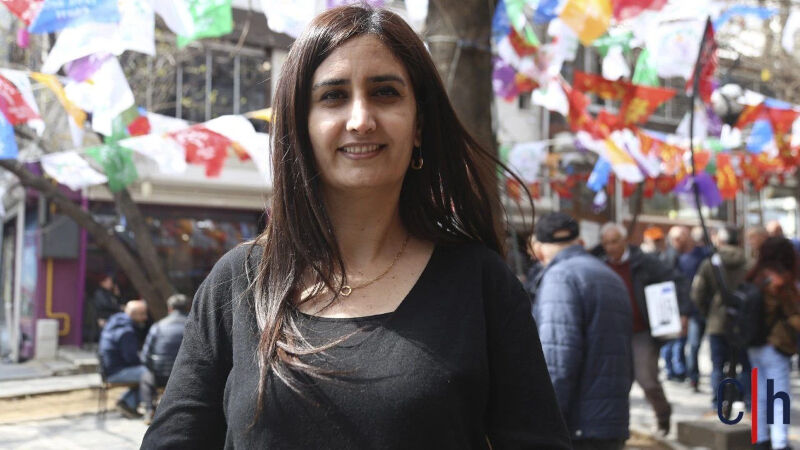 Tunceli Belediye Başkanı Birsen Orhan tutuklama talebiyle adliyeye sevk edildi - 3. Resim