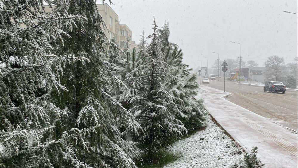 Türkiye özlediği 'beyaz'a kavuştu, İstanbul'a kar düştü! Meteoroloji'den yeni uyarı var, sağanak, lodos ve kar... Türkiye özlediği 'beyaza' kavuştu, İstanbul'a kar düştü! Meteoroloji'den yeni uyarı var, sağanak, lodos ve kar... - 5. Resim
