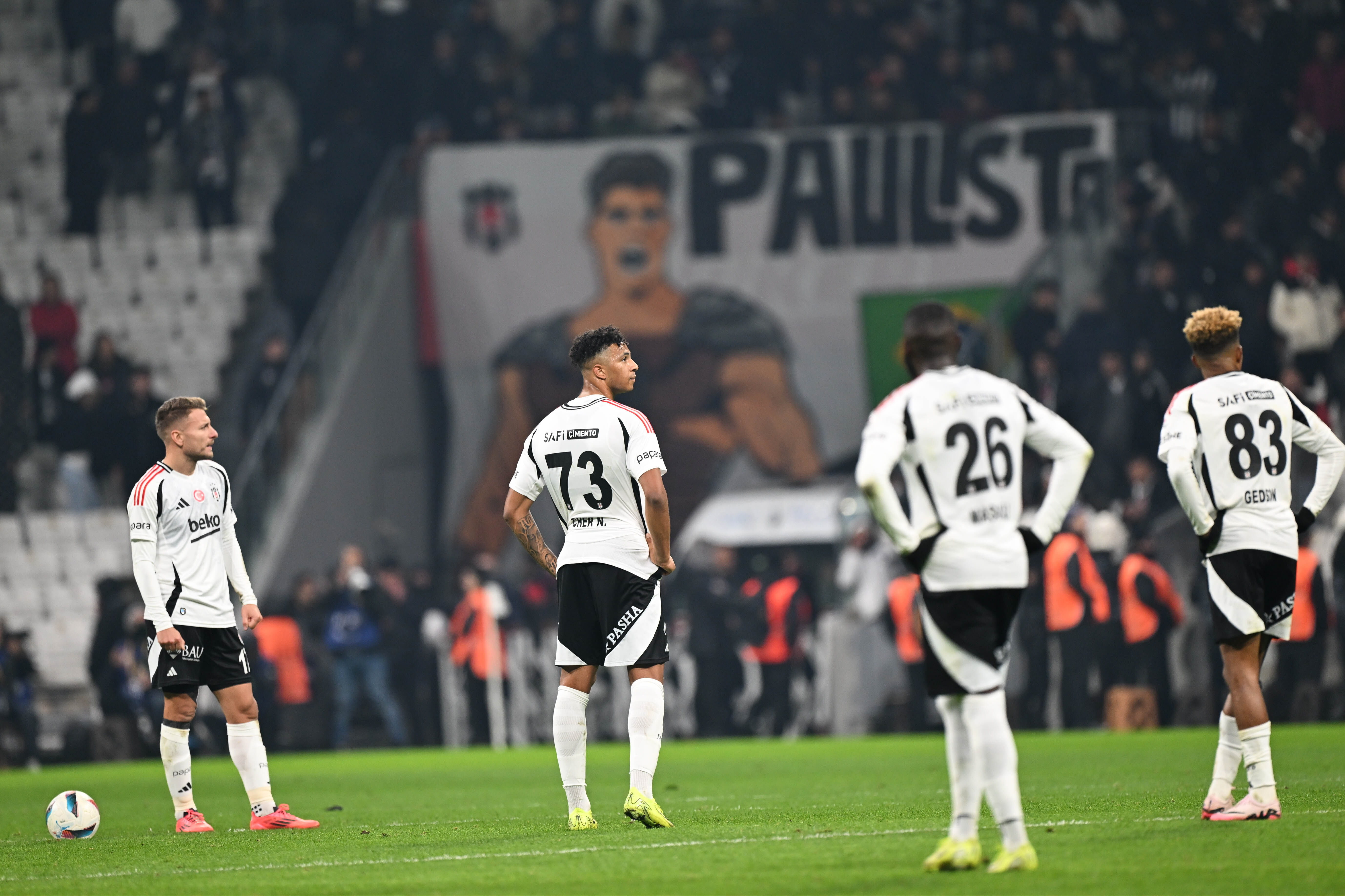 Beşiktaş'ın Göztepe hezimeti sonrası çarpıcı yorum!  Beşiktaş'ın Göztepe hezimeti sonrası çarpıcı yorum!