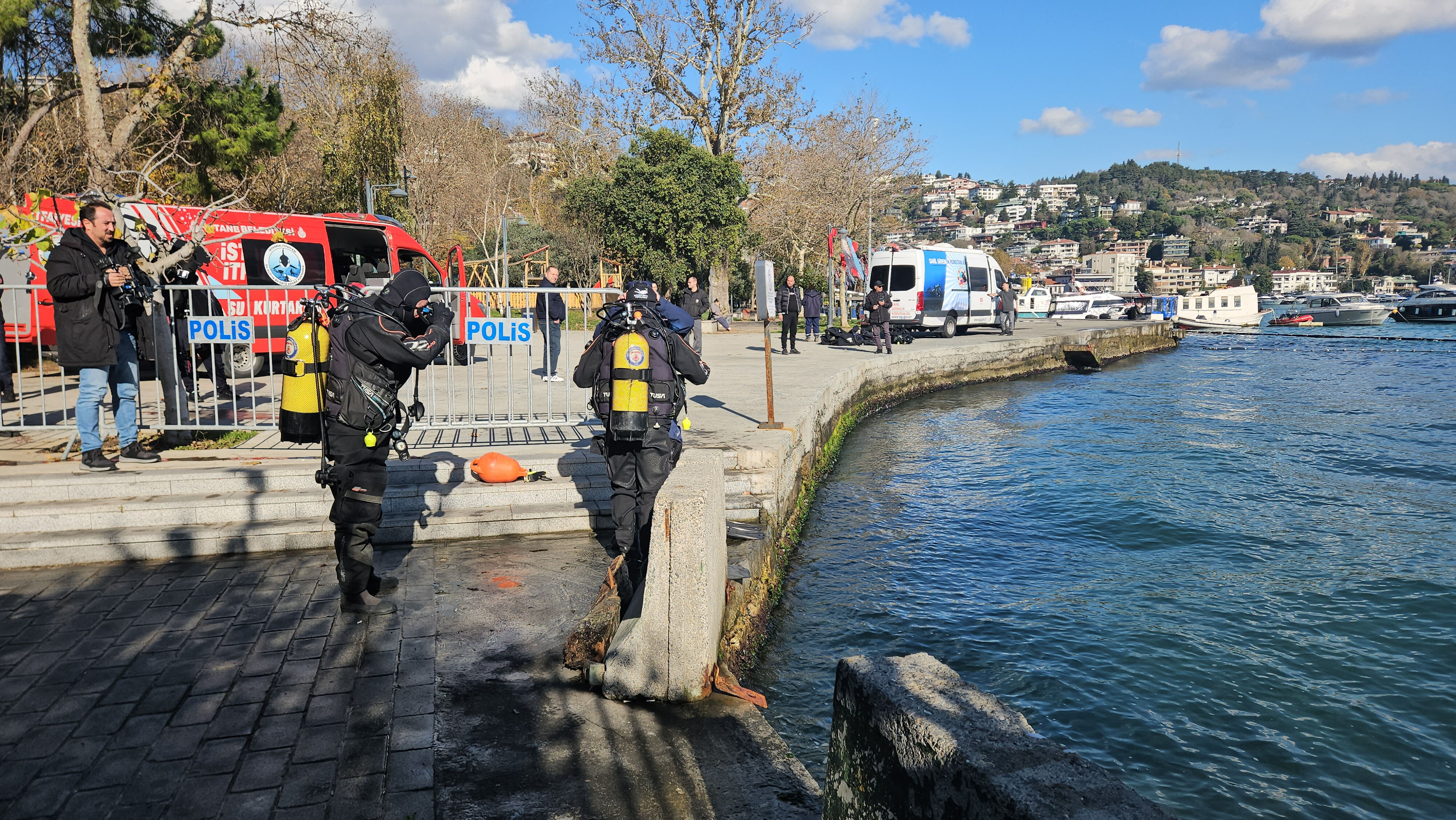 Beşiktaş'ta denize düşen iki kişinin kimliği belli oldu! Ayşe ve Velat Türkiye'ye tatil için gelmiş Beşiktaş'ta denize düşen iki kişinin kimliği belli oldu! Ayşe ve Velat Türkiye'ye tatil için gelmiş - 2. Resim