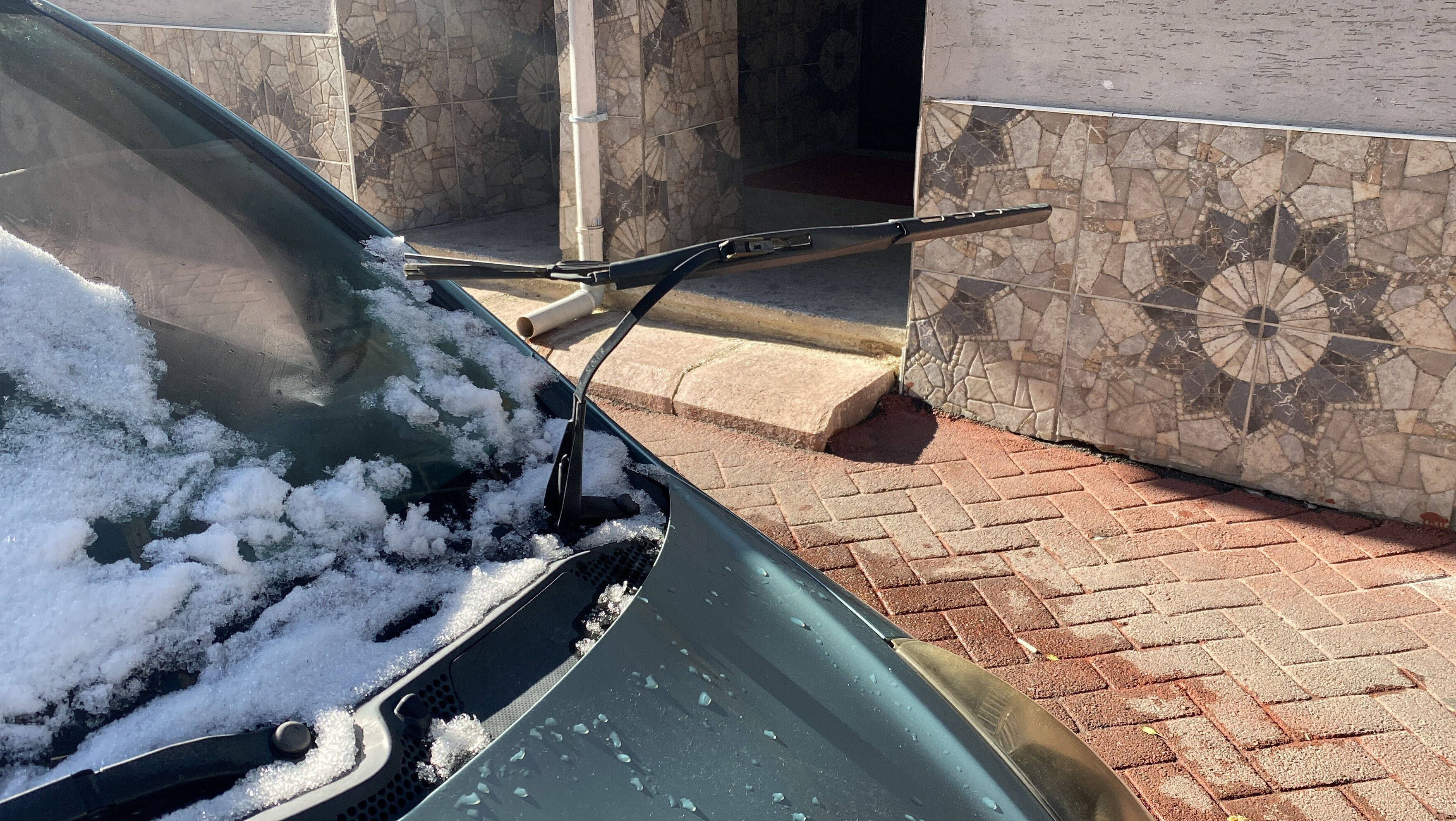 Gözlerine inanamadılar! Mahalle sakinleri haberi gazetecilerden aldı - 1. Resim