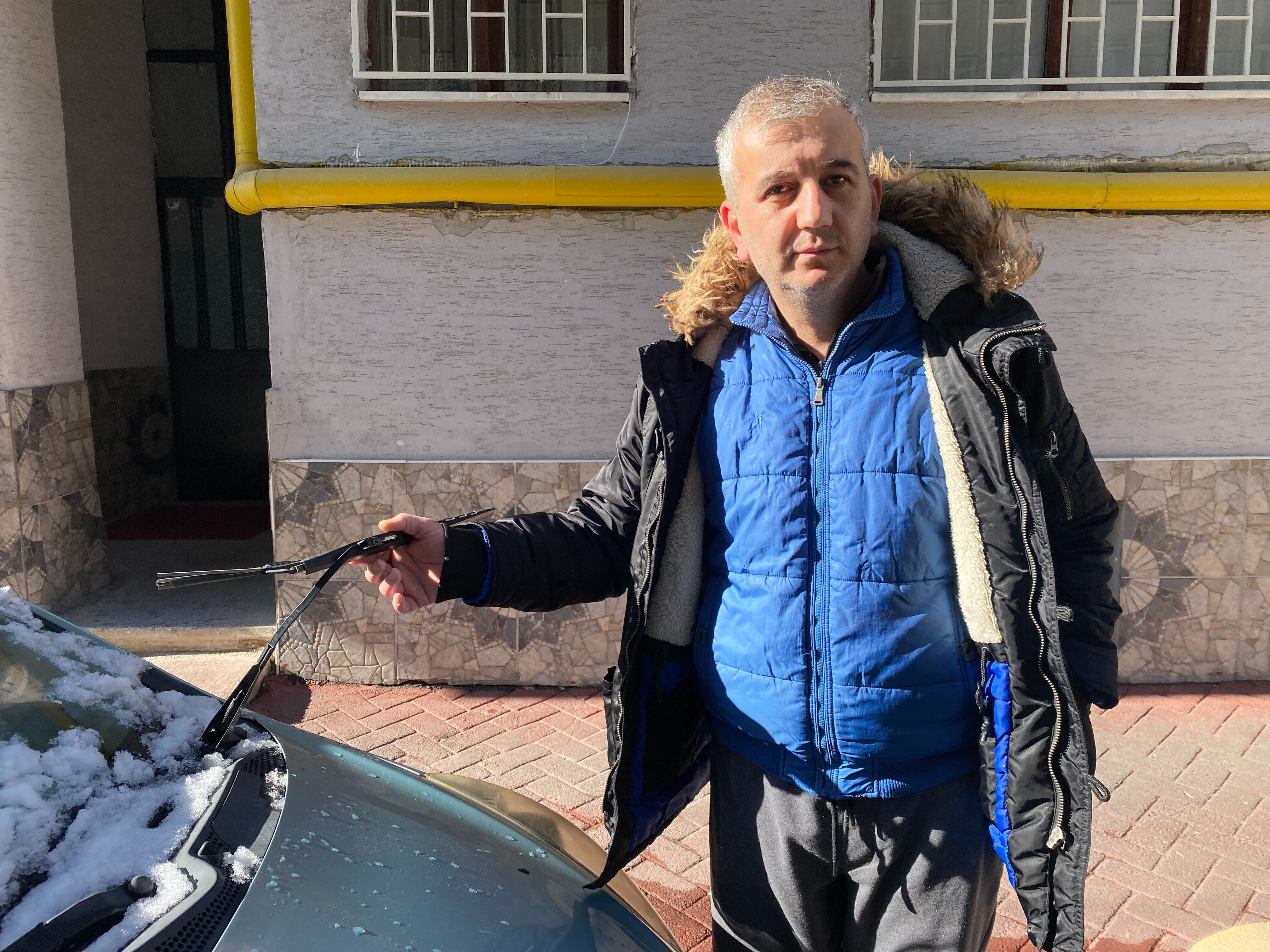 Gözlerine inanamadılar! Mahalle sakinleri haberi gazetecilerden aldı - 4. Resim