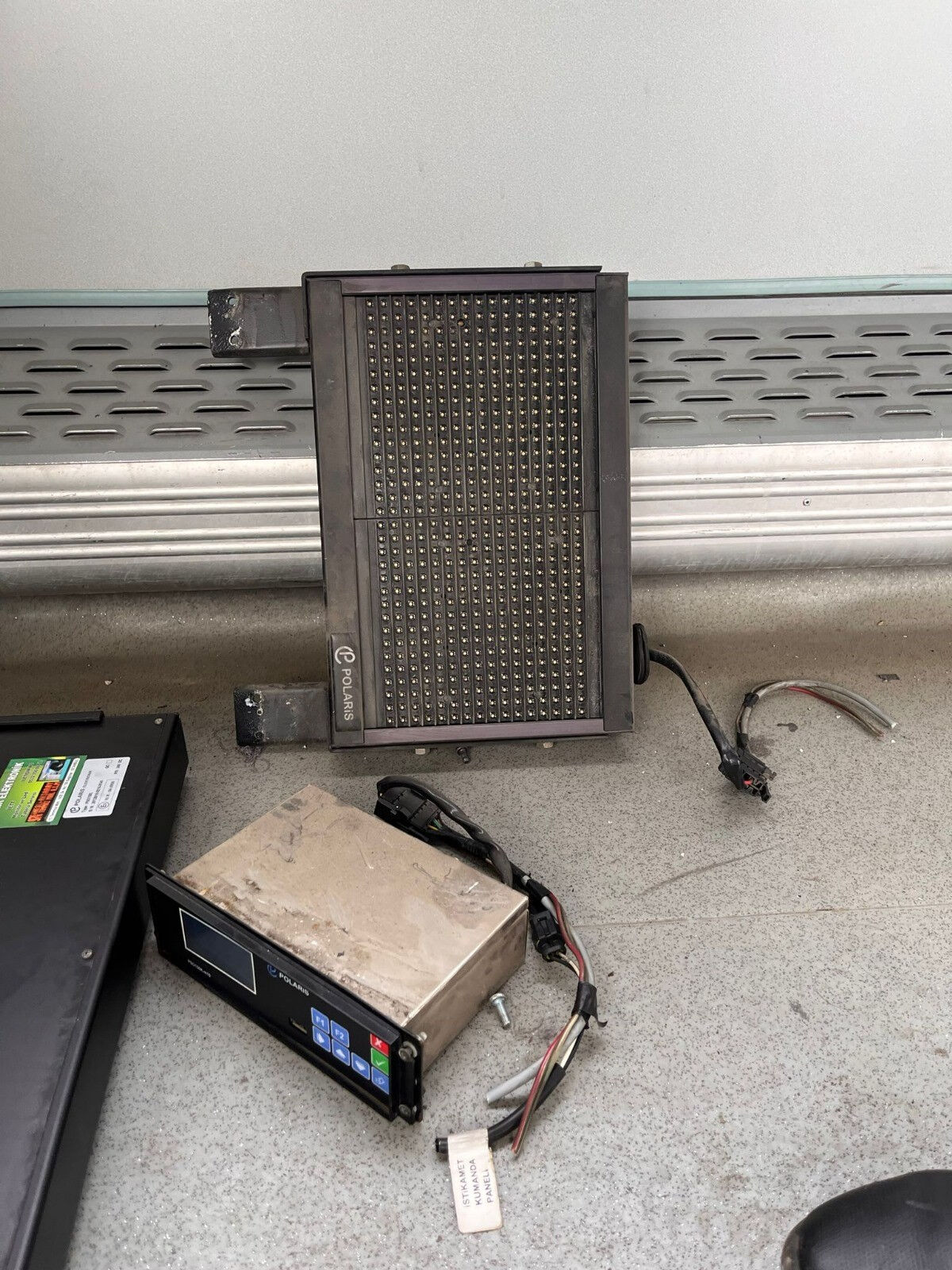 İETT otobüsünü çaldılar! Parçalarken yakalandılar: 2 kişi tutuklandı - 2. Resim