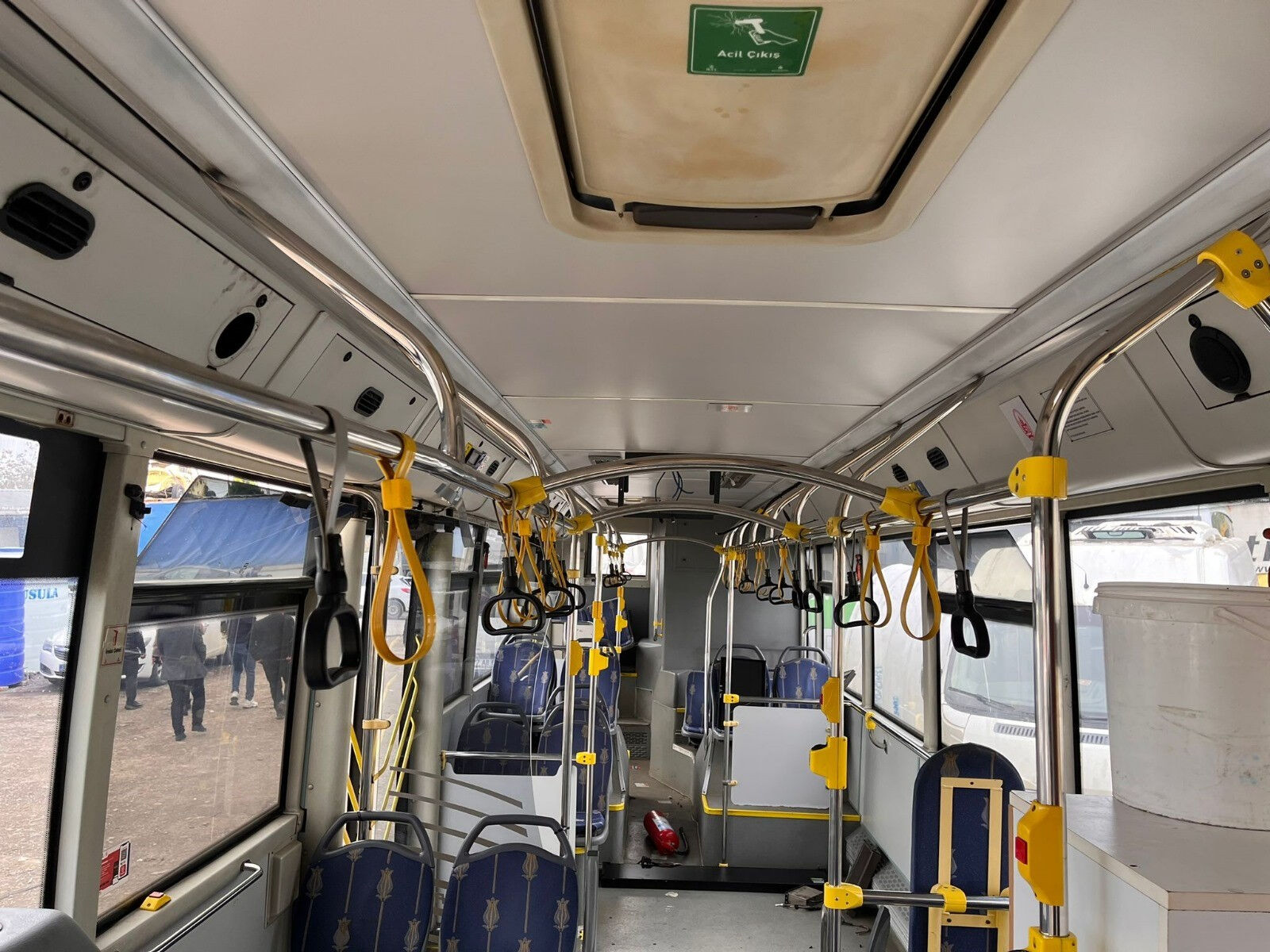 İETT otobüsünü çaldılar! Parçalarken yakalandılar: 2 kişi tutuklandı - 4. Resim