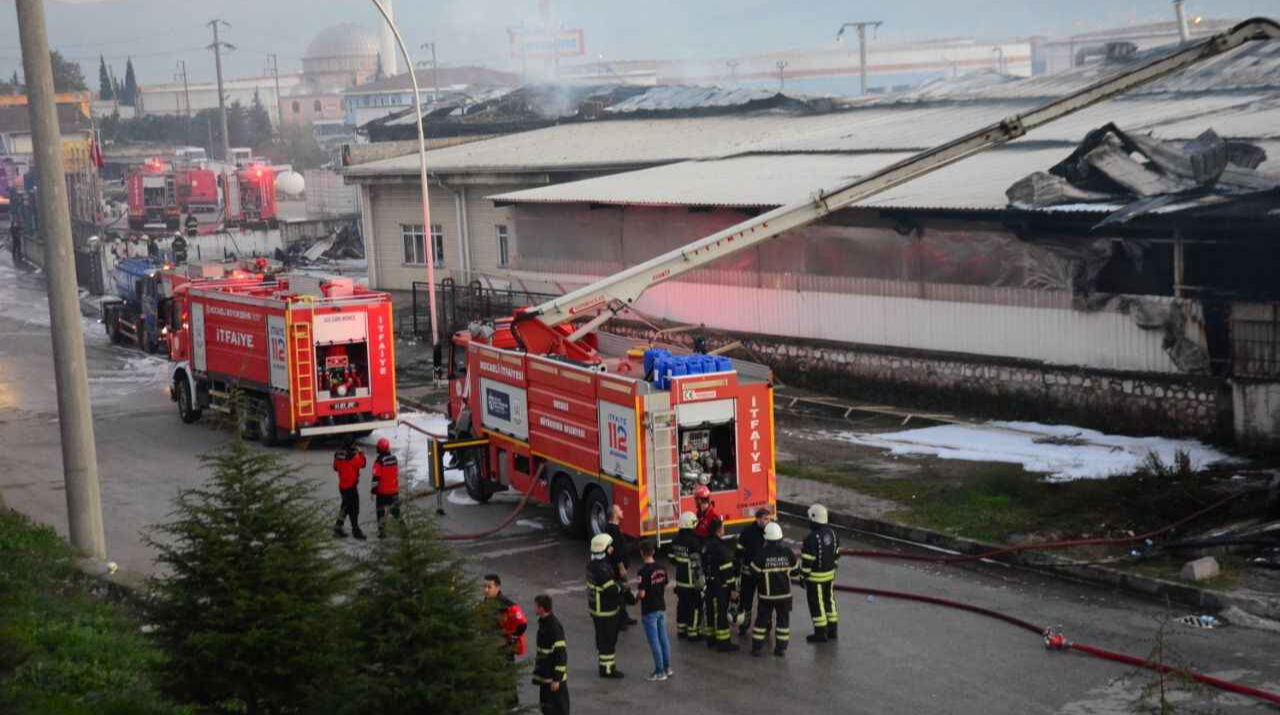 İzmir Tüpraş patlaması neden oldu? Tüpraş'tan ilk resmi açıklama geldi! - 2. Resim