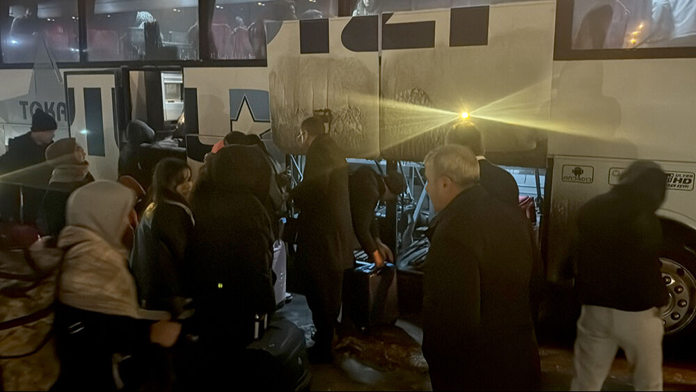 Kayseri'de yolcu otobüsü, işçi servisi ile çarpıştı! Çok sayıda yaralı var - 4. Resim