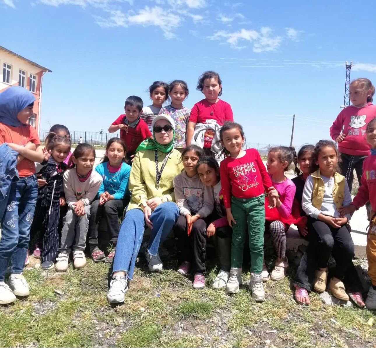 Öğretmen ikizler! Aynı puanı alıp aynı şehre atandılar - 1. Resim