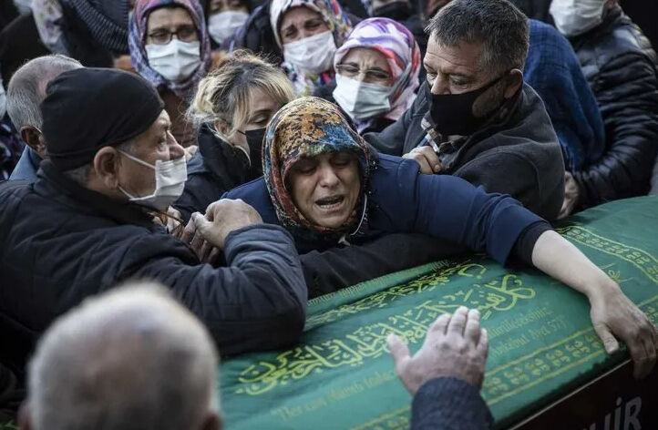 Samuray kılıcı ile öldürülen Başak Cengiz'in annesi erkek annelerine seslendi: Merhameti ve şefkati öğretin Samuray kılıcı ile öldürülen Başak Cengiz'in annesi erkek annelerine seslendi: Merhameti ve şefkati öğretin - 4. Resim