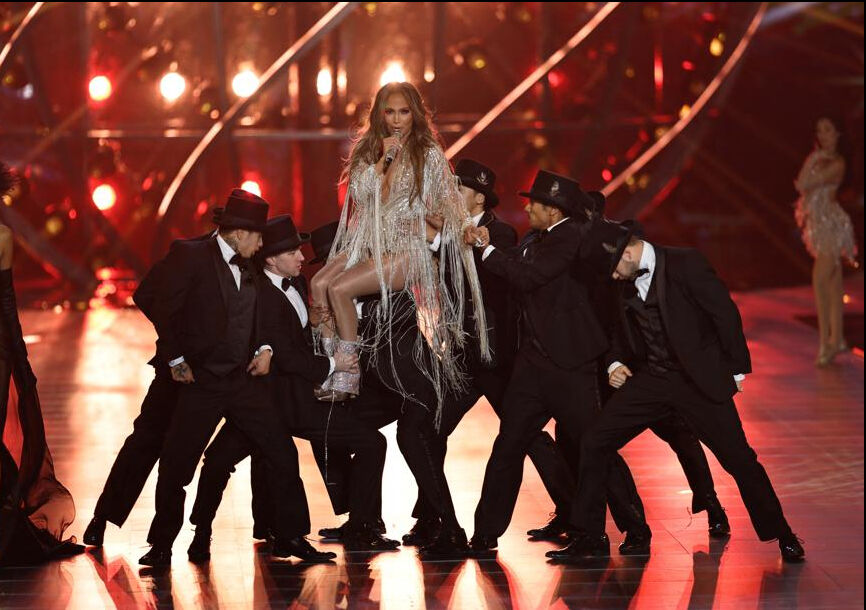 Suudi Arabistan'da Kabe'ye hakaret konseri yeniden gündemde! Selefiler sessizliği tepki çekti - 3. Resim