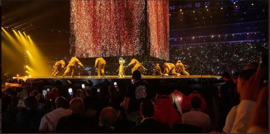 Suudi Arabistan'da Kabe'ye hakaret konseri yeniden gündemde! Selefiler sessizliği tepki çekti - 1. Resim