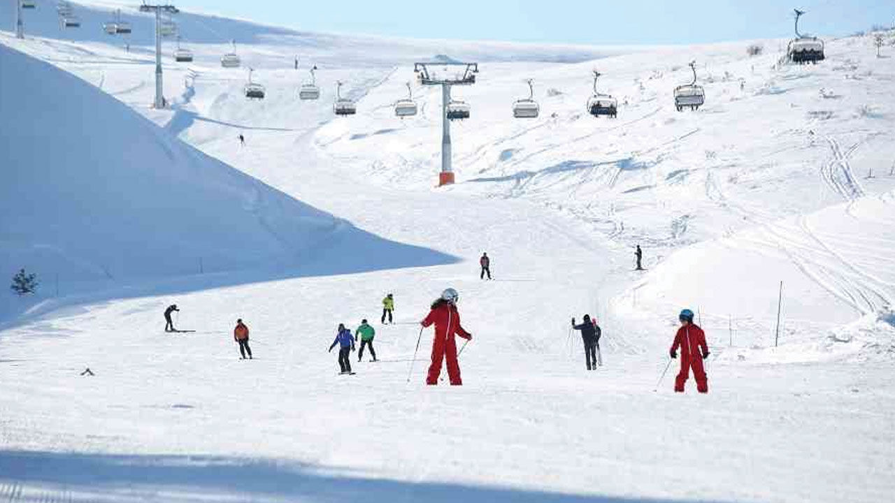Türkiye'nin gözde kayak merkezlerinden Çambaşı zirvede yer aldı Türkiye'nin gözde kayak merkezlerinden Çambaşı zirvede yer aldı - 2. Resim