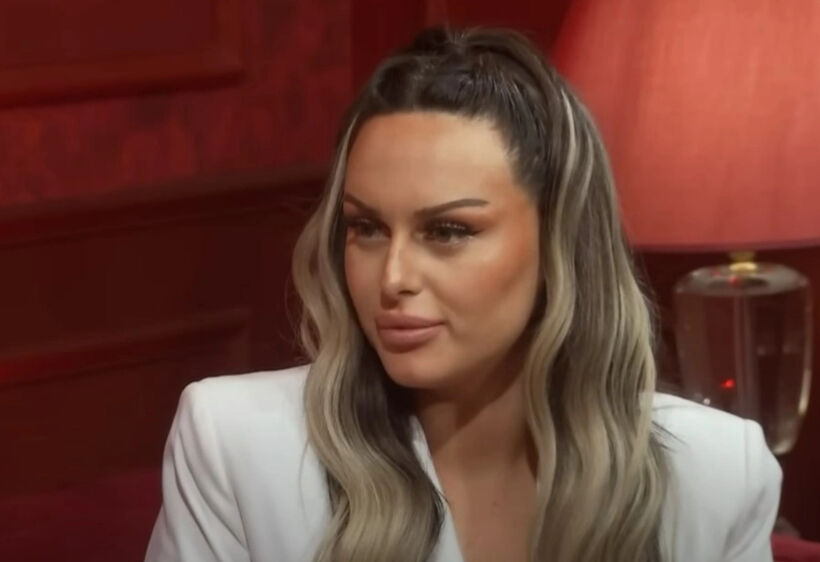 Yaren Dağ her şeyi sildi, tesettüre girdi! Son hali şaşırttı Yaren Dağ her şeyi sildi, tesettüre girdi! Son hali şaşırttı - 1. Resim