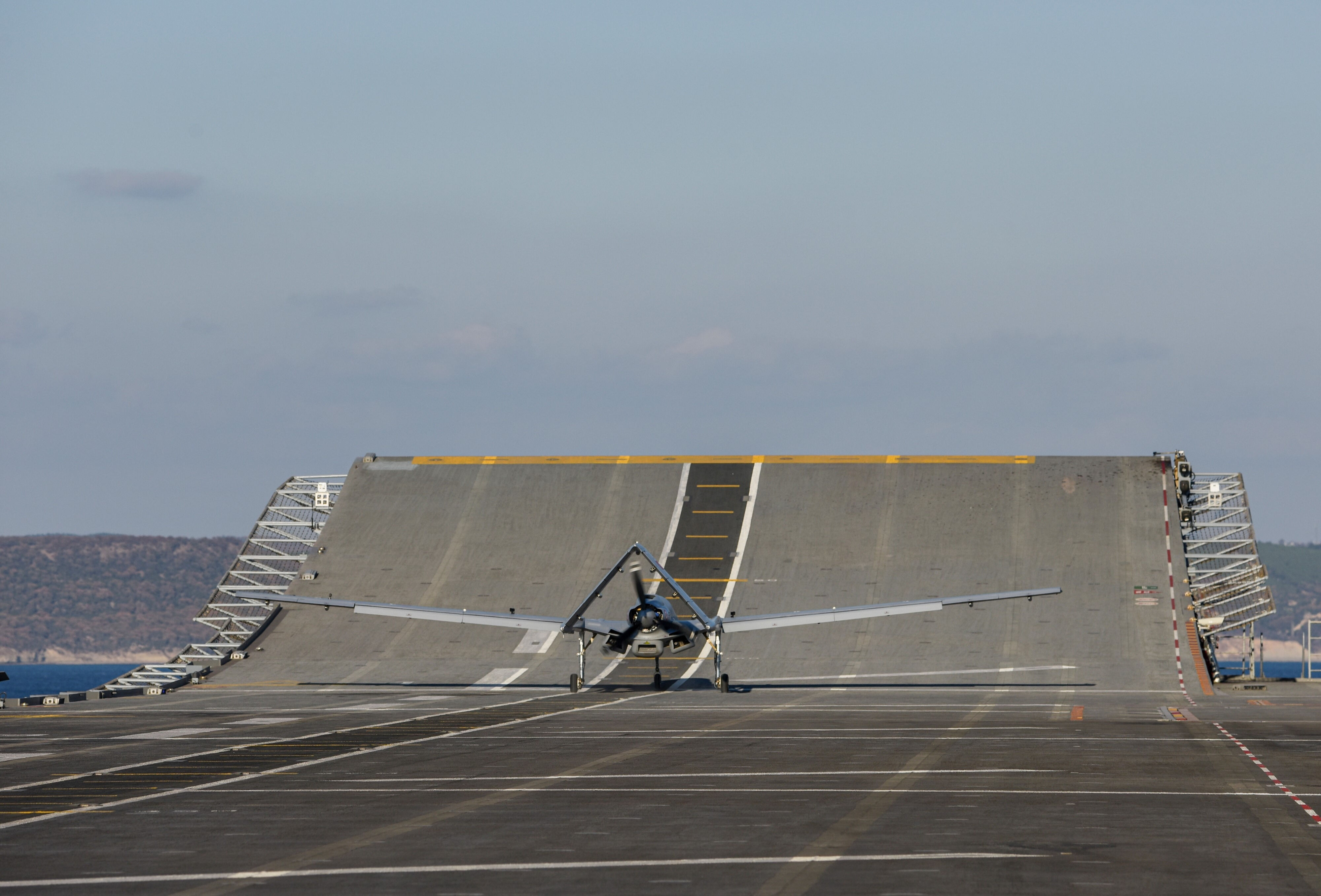 Dünya Havacılık Tarihinde İlk! Bayraktar TB3, Gemiden İniş-Kalkışta Yine Başarılı - 4. Resim