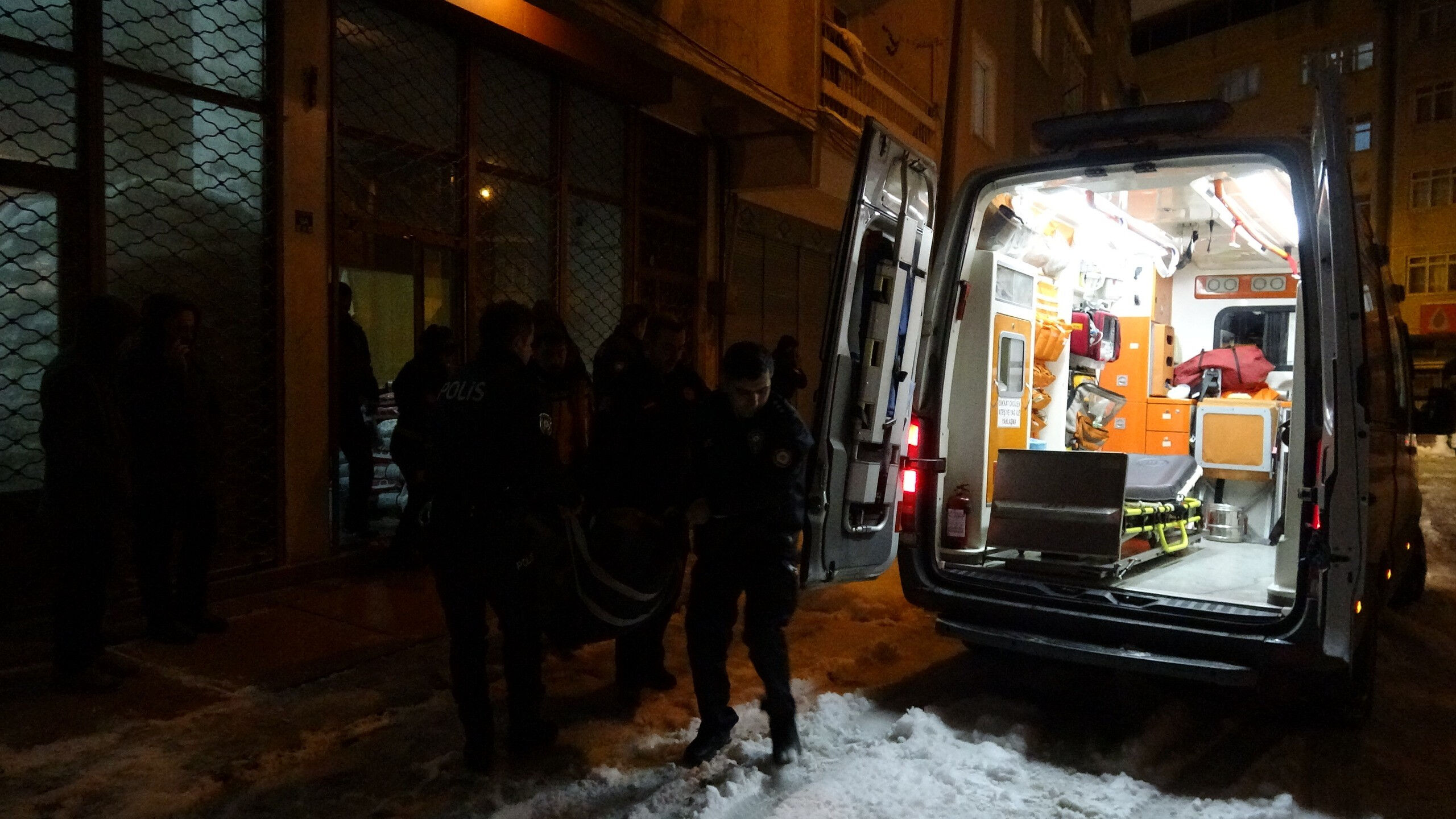 Erzurum'da şüpheli ölüm! Esnaf iş yerinde ölü bulundu Erzurum'da şüpheli ölüm! Esnaf iş yerinde ölü bulundu - 1. Resim