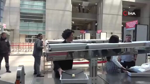 Eski manken Deniz Akkaya için gözaltı kararı - 2. Resim