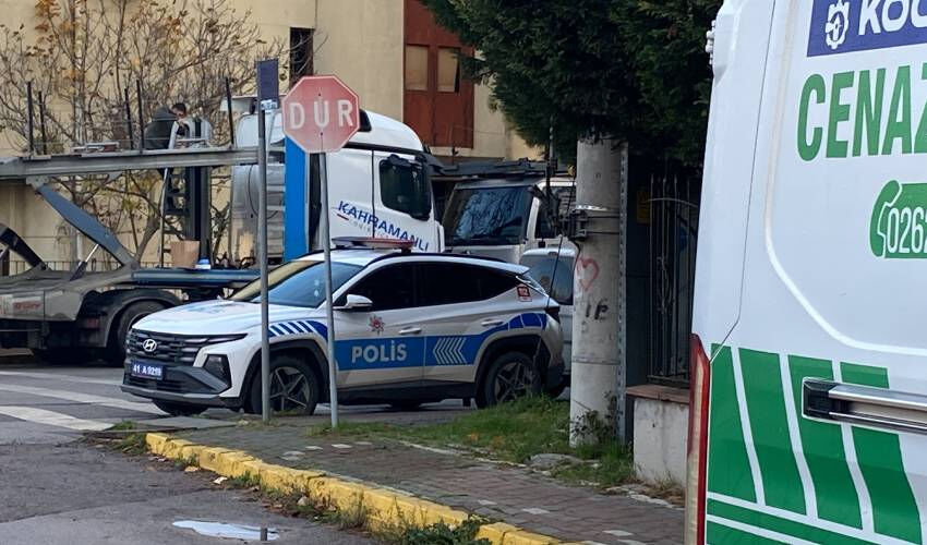 Kocaeli'de sır ölüm! Cesedi tır kabininde asılı bulundu - 3. Resim