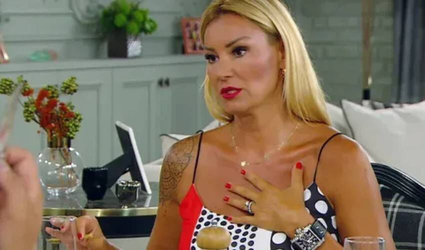 'Köylü kadın' açıklaması tepki çekmişti! Yorumların ardından sessizliğini bozdu - 2. Resim