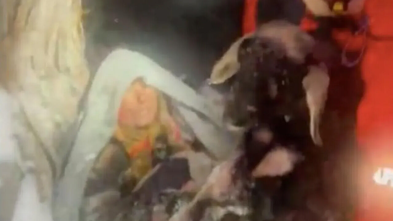 Kurtarma seferberliği! Kar hazırlıksız yakaladı, ekipler zamanla yarıştı - 2. Resim