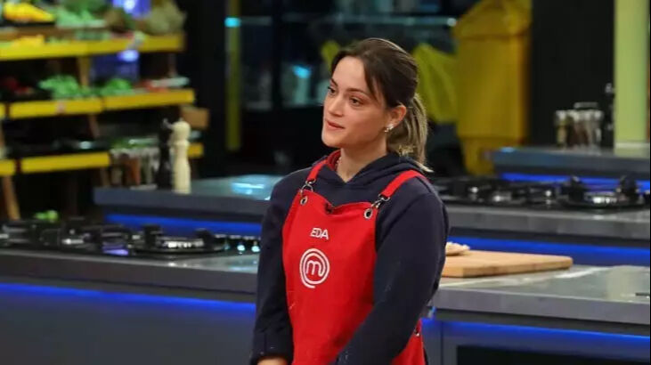 MasterChef'te feci kaza! Elini sıkıştırdı! Tir tir titremesi izleyenleri korkuttu MasterChef'te feci kaza! Eda elini sıkıştırdı! Tir tir titremesi izleyenleri korkuttu - 1. Resim