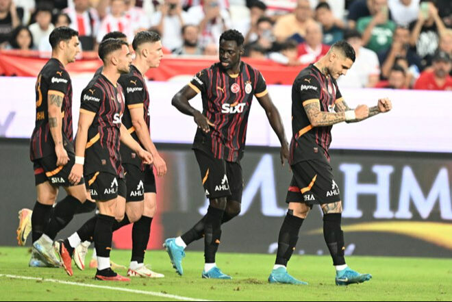 Okan Buruk 4 futbolcu için kararını verdi! 2 yıldıza onay 2 isme veto - 1. Resim