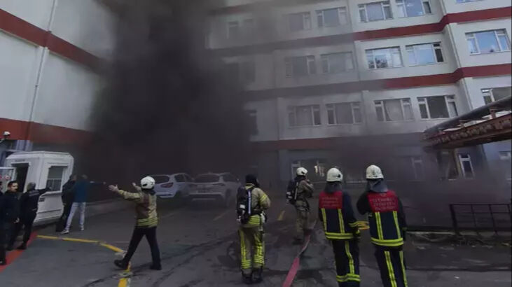 Samatya Hastanesi yangın söndürüldü mü, yangın neden çıktı? Hastalar transfer edildi! Samatya Hastanesi yangın söndürüldü mü, yangın neden çıktı? Hastalar transfer edildi! - 1. Resim