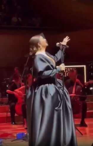 Sibel Can'ın sahne elbisesi tepki çekti! Fiyatı dudak uçuklattı Sibel Can'ın sahne elbisesi tepki çekti! Fiyatı dudak uçuklattı - 2. Resim