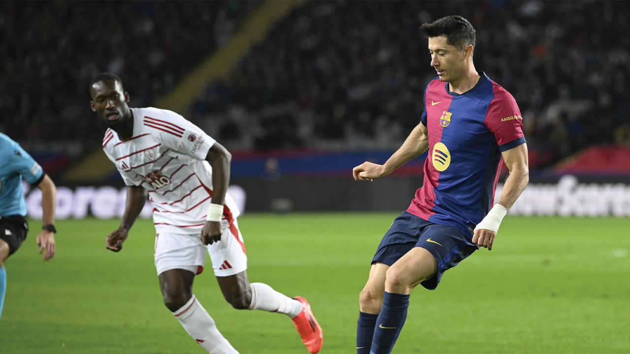 Barcelona'nın yıldızı Lewandowski Şampiyonlar Ligi tarihine geçti - 3. Resim