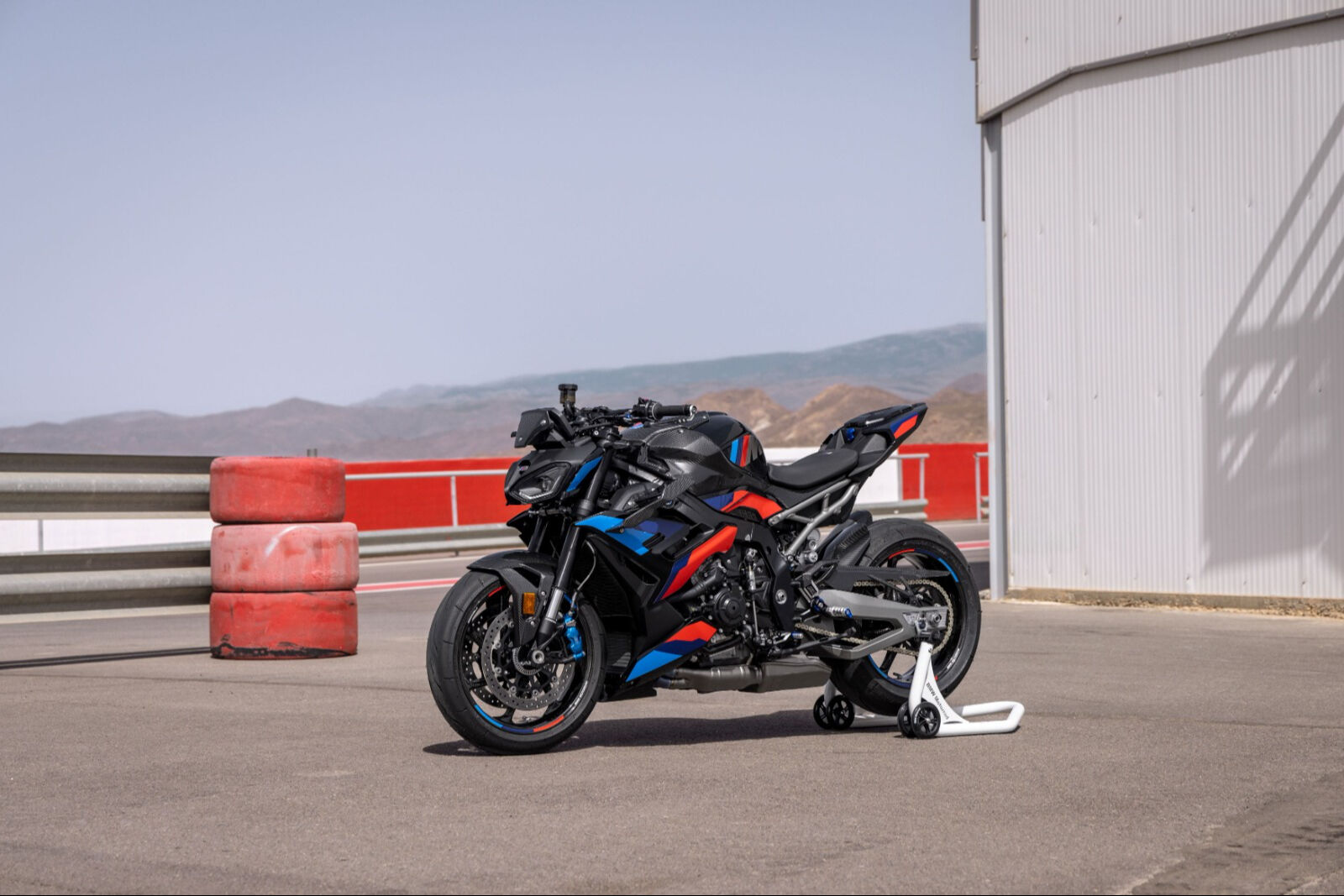 BMW yeni hız canavarları Superbike ve Hyper Naked modellerini tanıttı - 1. Resim
