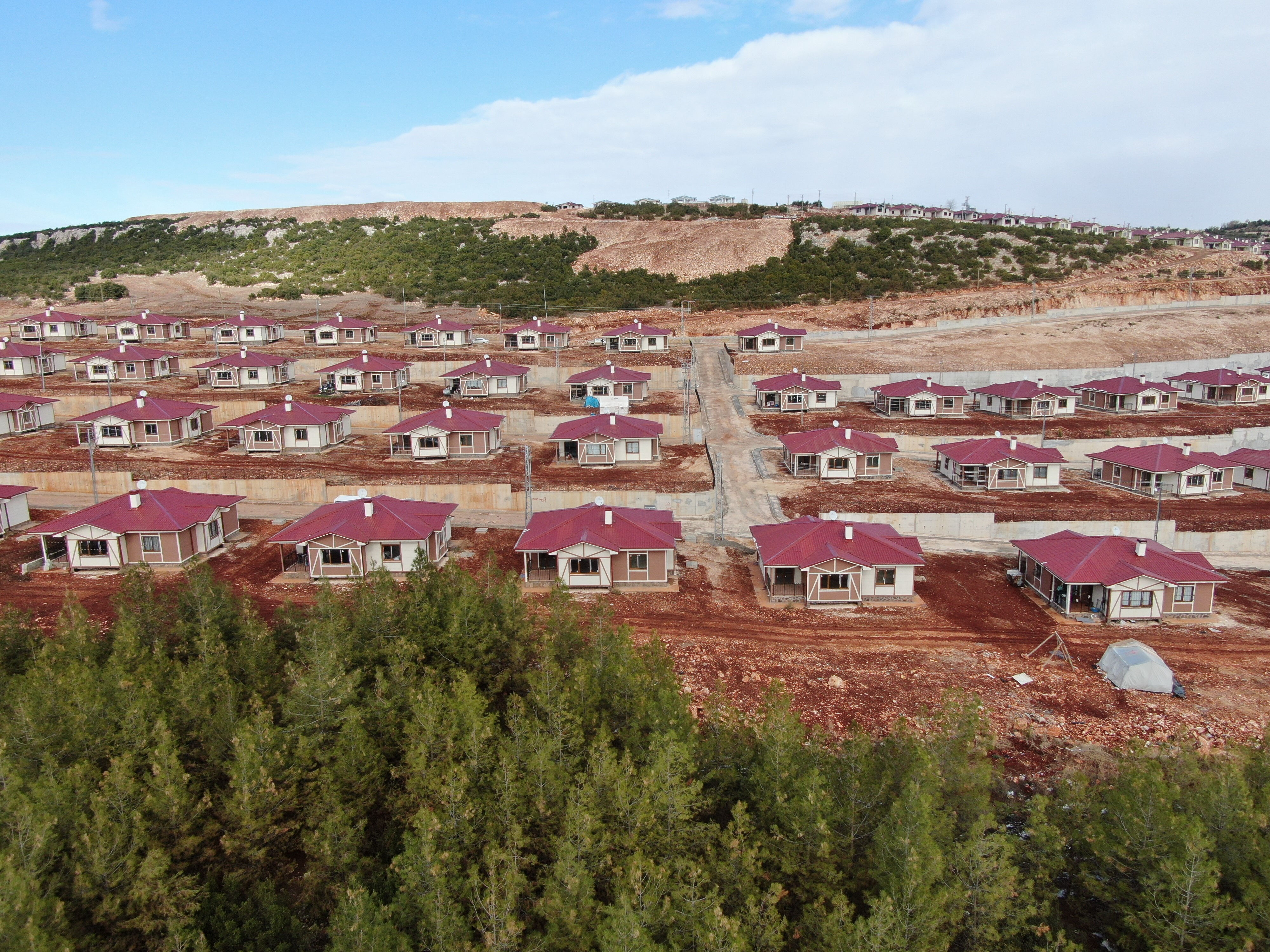 Depremzedelere villa gibi evler! Gaziantep'teki afetzedeler yuvalarına kavuştu Depremzedelere villa gibi evler! Gaziantep'teki afetzedeler yuvalarına kavuştu - 1. Resim