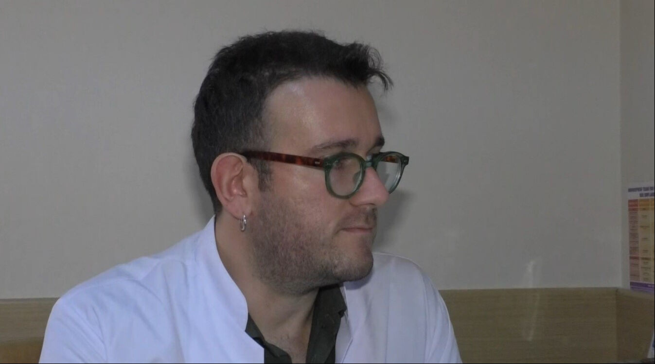 Demet Akalın &lsquo;&Ouml;l&uuml;mden d&ouml;nd&uuml;m&rsquo; dedi! Uzmanlar uyardı: Sakın bunu yapmayın... - 4. Resim